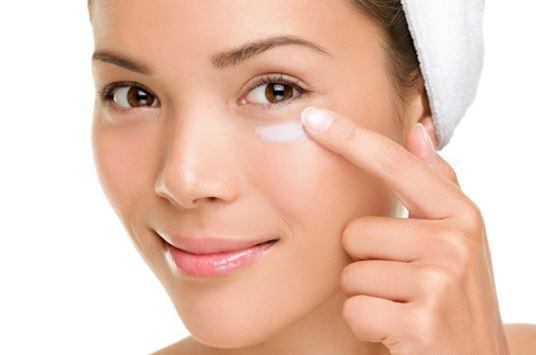 25歲以后才開始眼部保養?眼部護理的7個誤區! 25歲以后才開始眼部保養?眼部護理的7個誤區!